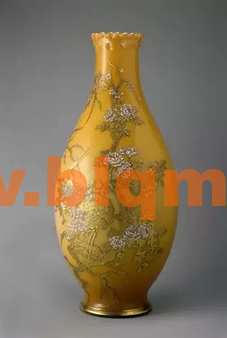 桔黄色玻璃花瓶